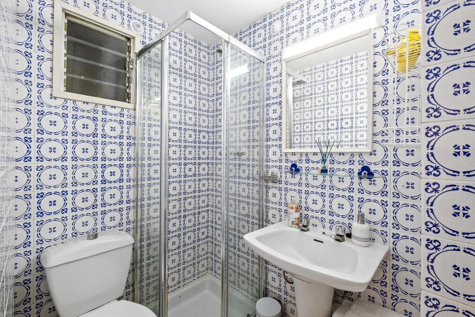 Piso Con 2 Habitaciones, 2 Terrazas Y Piscina Torremolinos Spain